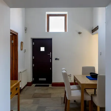 Isabella Place In - 2 Double Beds, 1 Large Double Bed, Ideal For Families *