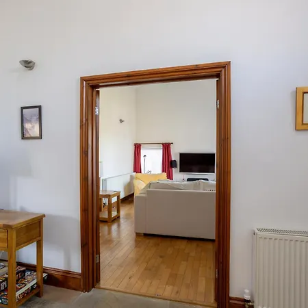 Isabella Place In - 2 Double Beds, 1 Large Double Bed, Ideal For Families Apartment *