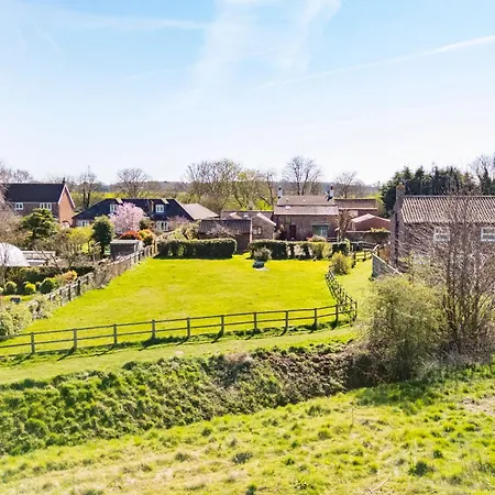 Isabella Place In - 3 Bed Property, 2 Double Beds, 1 Large Double Bed, Ideal For Families *