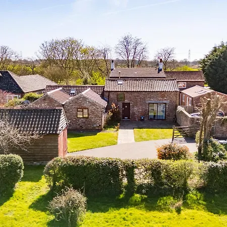 Isabella Place In - 3 Bed Property, 2 Double Beds, 1 Large Double Bed, Ideal For Families